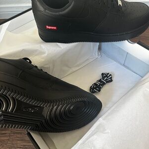 Supreme Black Sneakers Sleek Minimalist Design